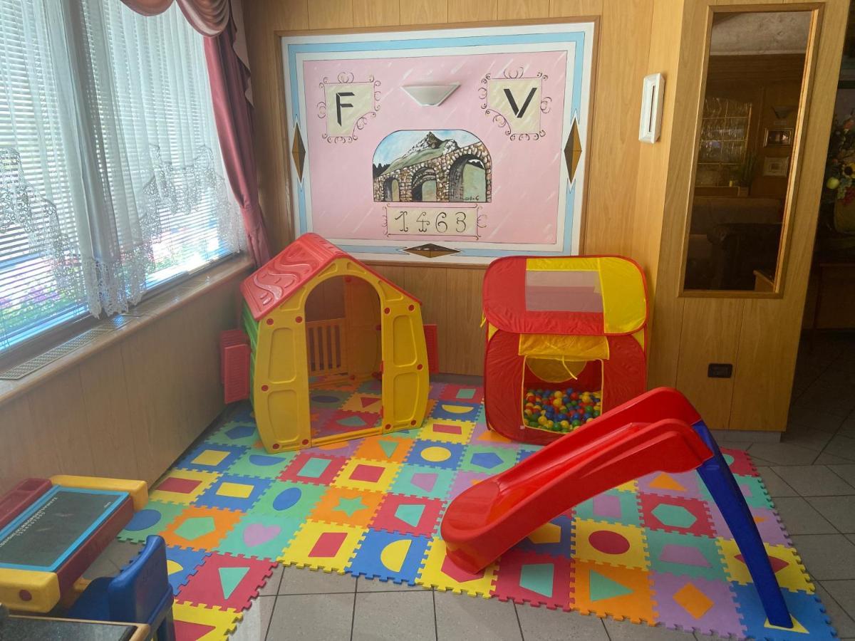 Hotel Olisamir Cavedago Kültér fotó